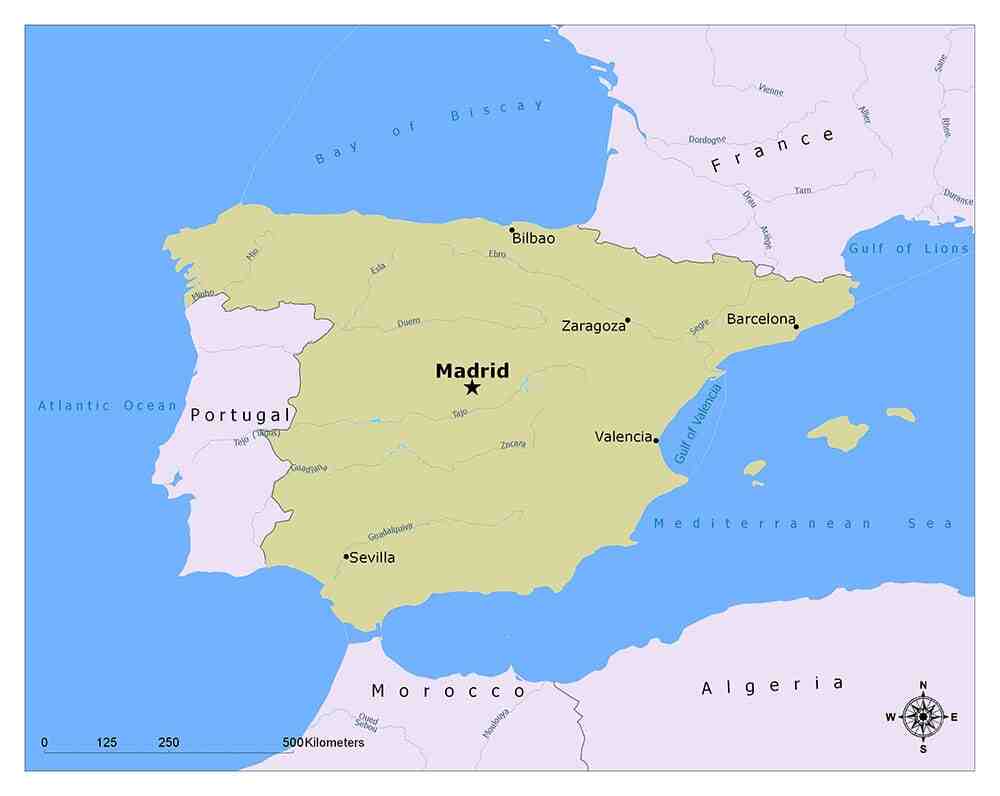 Quelle est la ville marocaine la plus proche de l'Espagne ?